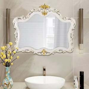 Miroir de salle de bain suspendu de style rétro européen Décorations de miroirs muraux dorés pour le salon et la salle de bain - Product Image 3