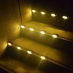 Led 태양 야간 조명 정원 장식 다색 화이트 따뜻한 화이트 파티오 계단 단계 울타리 빛