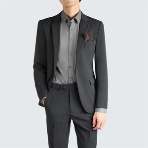 Completo Elegante da Uomo in Stile Italiano di Alta Qualità per Eventi Formali e Matrimoni, Vestibilità Slim, Maniche Lunghe, Elegante Completo Tre Pezzi Azzurro - Product Image 3
