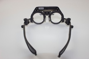 Montura de Lentes Oftálmicas de Alta Calidad al por Mayor, Fabricada con Material de Titanio, para Pruebas Oculares y Optometría - Product Image 6