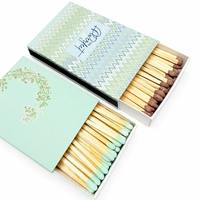 Boîtes d'allumettes longues blanches unies avec logo personnalisé, estampage à chaud, allumettes de sécurité en bois extra longues, vente en gros d'allumettes en vrac directement de l'usine