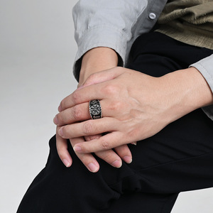 แหวนไวกิ้งนอร์ดิกสแตนเลสสตีลพร้อมดีไซน์รูนครอสเครื่องประดับสำหรับทุกเพศ - Product Image 2