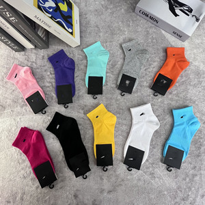 S040302JY Nouvelle tendance : Chaussettes en coton personnalisées de haute qualité <span class=keywords><strong>avec</strong></span> logo pour hommes et femmes, chaussettes de sport unisexes colorées pour adultes. - Product Image 4