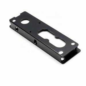 Fabrication sur mesure de plaques métalliques noires brillantes, découpe laser de précision, support de montage électronique avec découpes spéciales - Product Image 1