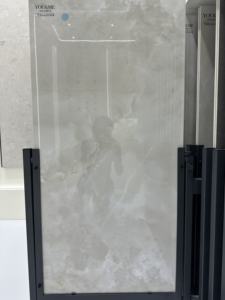 Piastrelle in onice 120x60 antibatteriche per pavimenti, piastrelle in gres porcellanato effetto marmo lucido per pavimenti, colore chiaro - Product Image 2