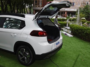 China Citroën <span class=keywords><strong>C3</strong></span>-XR <span class=keywords><strong>SUV</strong></span> 1.2T Motor Izquierdo Cuero Oscuro R16 Compacto Urbano Coches de Valor a <span class=keywords><strong>Precio</strong></span> Accesible para Venta Inmediata - Product Image 6
