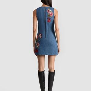 Vestido Mini Vaquero para Mujer 2025 OEM con Bordado, Estilo Elegante para Damas, Vestidos Casuales de Verano - Product Image 2