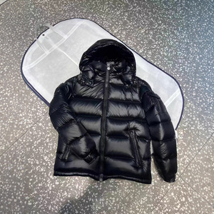 Cappotto <span class=keywords><strong>Trench</strong></span> di Alta Qualità per <span class=keywords><strong>Uomo</strong></span> e Donna con Cappuccio, Ampio e Imbottito per Tenere al Caldo, Lunghezza Regolare - Product Image 4