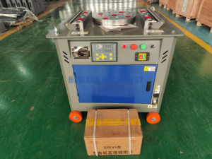Nueva llegada semiautomática GW45 CNC Rebar Bender Cutter Machine 4KW 6-32mm Barra de acero Doblado Corte - Product Image 4