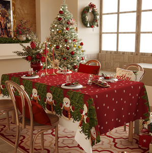 Mantel Navideño de Poliéster Impermeable y Resistente al Aceite con Diseño de Copos de Nieve y Árboles de Pino en Relieve, de Lujo y Elegante - Product Image 4