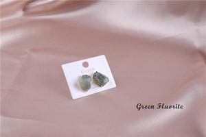 B2221 petites <span class=keywords><strong>boucles</strong></span> <span class=keywords><strong>d</strong></span>'<span class=keywords><strong>oreilles</strong></span> à quartz simples en cristal, clous <span class=keywords><strong>d</strong></span>'<span class=keywords><strong>oreilles</strong></span> en pierre brute, bijoux en pierres précieuses pour femmes - Product Image 6