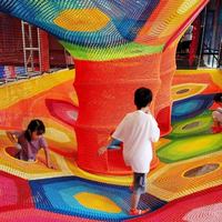 Parc de trampolines intérieur personnalisé avec équipement de jeu suspendu pour l'aventure des enfants et les centres de divertissement familial
