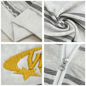 เสื้อมีฮู้ดลายทางผู้ชาย, เสื้อมีฮู้ดลายทางสีเทาและสีขาวปักทองมีซิปโลหะ - Product Image 4