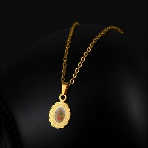 Collier à chaîne avec pendentif chrétien en acier inoxydable plaqué argent YYN, personnalisé, saint Benoît catholique - Product Image 3