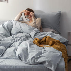 Juego de <span class=keywords><strong>Cama</strong></span> Desechable de Cuatro Piezas de Color Sólido, Estilo <span class=keywords><strong>Nórdico</strong></span> Simple, 200 Hilos, 100% Algodón, para Todas las Temporadas, 1.8m, para Dormitorio de Estudiantes - Product Image 2