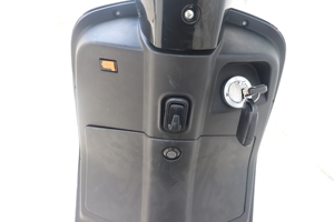 โรงงานขายส่งสกู๊ตเตอร์ความเร็วสูง 1500w สำหรับผู้ใหญ่ 2 ล้อ 60v มอเตอร์ไซค์มอเตอร์ไซค์ไฟฟ้าพร้อมแป้นเหยียบ Vsp Scooter - Product Image 3