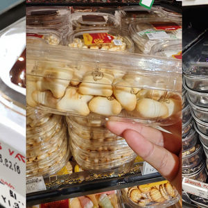 경량 강아지 일회용 그릇 6.9 X 6.9 인치 적층 가능 사각형 열성형 플라스틱 박스 뚜껑 포함 - Product Image 1