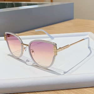 <b>Sunglasses</b> Metal Frame Ac Lens UV400 Unisex Type 3 Sunshades Chamfered Edges Gradient Pink Gold Frame - Product Image 1