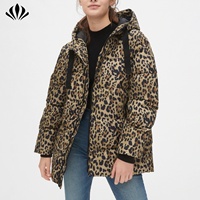 Veste matelassée personnalisée à imprimé léopard avec capuche Veste d'hiver pour femmes en polyester recyclé résistant à l'eau