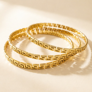 Set di Bracciali Geometrici Trendy a 3 Strati con Motivo a Chiave Greca Classica, Placcati in Oro per Donne - Product Image 2