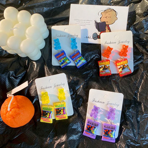 2025 nuevos pendientes colgantes de oso de goma de resina para niñas con diseño de moda creativo al por mayor de alta calidad bonitos pendientes coloridos de caramelo para niños - Product Image 3