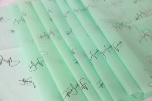 Bao bì giấy tùy chỉnh với logo vàng 17gsm cho quần áo - Product Image 2