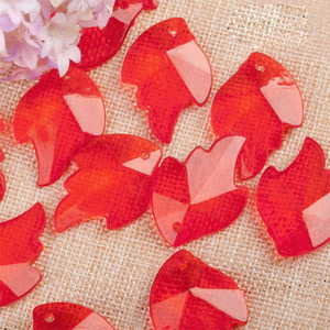 Cuentas acrílicas de hoja de arce, rojas, transparentes, con forma de diamante, para la fabricación de joyas, manualidades DIY, suministros artesanales, venta al por mayor por peso. - Product Image 1