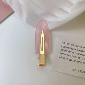 Horquilla de moda simple, pequeña pinza acrílica fresca para el cabello sin costuras - Product Image 6