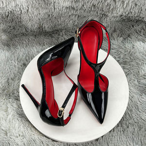 Sandali da donna sexy con tacco a spillo a punta e fondo rosso, in pelle verniciata, con cinturino a T e fibbia, foderati in PU sottile, modello primaverile da discoteca, a strato singolo e traforati. - Product Image 4