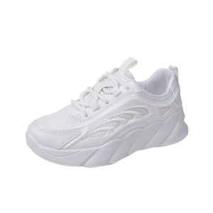 Chaussures de sport pour femmes, nouvelles chaussures de printemps, couleur unie, chaussures décontractées pour étudiantes, chaussures blanches respirantes, baskets de course - Product Image 1