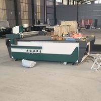 Plotter de Corte CNC con Cuchilla Vibratoria 2230, Neumático, Rotatorio, Biselado, para Corte a la Mitad de Espesor de Panel Compuesto, Vidrio Blando y Tablero KT