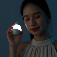 Mini Enceinte Portable Sans Fil 3-en-1 Bluetooth 5.3 avec Boîtier en Plastique, Lumière Respirante et Bruit Blanc pour Entraînement au Sommeil des Enfants