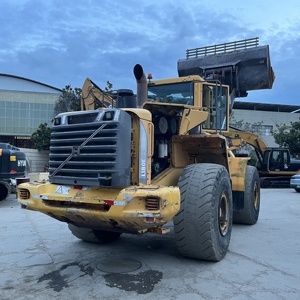 รถขุดล้อยาง Volvo L180E ผลิตในสวีเดน มือสอง พร้อมเครื่องยนต์หลักสำหรับงานก่อสร้าง คล้ายกับรถตักล้อยาง L180E - Product Image 4