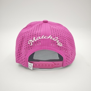 Gorra de Béisbol de 5 Paneles con Logotipo Bordado Personalizado de Alta Calidad, Diseño de Dos Tonos con Perforaciones Cortadas a Láser y Puntos de Leopardo - Product Image 5