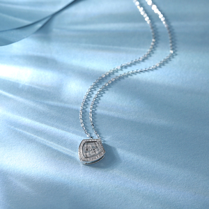 Collar con Colgante en Forma de Escudo de Oro Blanco Sólido de 18K, Diamante Natural de Alta Calidad, Regalo Personalizado para Amigos, Uso Diario, Fiesta - Product Image 3