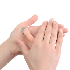 Trucs <span class=keywords><strong>de</strong></span> <span class=keywords><strong>magie</strong></span> : la petite poupée effrayante, accessoire <span class=keywords><strong>de</strong></span> <span class=keywords><strong>magie</strong></span> <span class=keywords><strong>de</strong></span> la main, accessoire d'horreur, illusion - Product Image 1