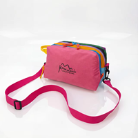 Sac à dos d'extérieur tendance et écologique en nylon color-block avec fermeture éclair, compartiments à trois couches, grande capacité, portable