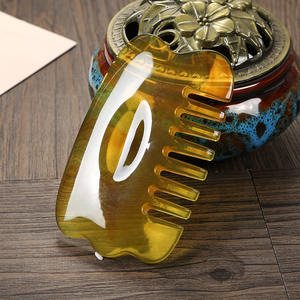 HZ 하이 퀄리티 레드 컬러 핸드 백 다리 바디 보드 빗 모양 건강한 미용 이완 치료 두피 마사지 도구 수지 Gua Sha - Product Image 3