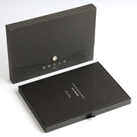 Boîte de papier électronique haut de gamme rigide de luxe personnalisée Emballage de luxe pour bloc-notes intelligent avec logo en relief-OEM/ODM