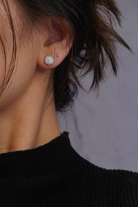 Pendientes redondos y delicados de diamante Natural para mujer, tachuelas de oro blanco sólido de 18K, joyería de moda completa para el lóbulo de la oreja, 0.66ct - Product Image 4