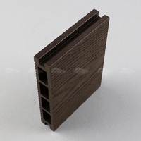 Bluwhale Tile Decking composite en plastique en bois brun résistant aux intempéries pour la rénovation de piscine extérieure