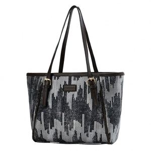 Sac à main en rotin tressé à la main 2025, tendance, avec logo personnalisé, sac bandoulière chic en rotin pour femme, sac en paille du Vietnam - Product Image 1
