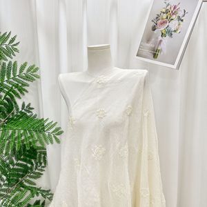 Tessuto in Tulle Ricamato Stile Vintage con Fiori, Broderie Fleurs, Margherite e Giglio Ragno per Abbigliamento - Vendita all'Ingrosso - Product Image 1