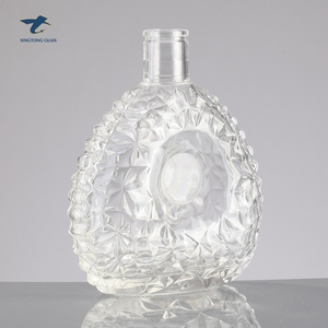 750Ml <span class=keywords><strong>Moins</strong></span> <span class=keywords><strong>Cher</strong></span> Personnalisé Délicat Embosser Brandy Xo Bouteille En Verre Avec Logo Personnalisé - Product Image 4