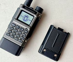 QUANSHENG UV-K1(8) Walkie Talkie Analógico de Banda Aérea, Carcasa Metálica, Alcance de 5 km - Product Image 2