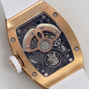 Montre unisexe de luxe en forme de baril, cadran onyx, bracelet en fluororubber, accent diamant, montre de luxe pour occasions décontractées et galas - Product Image 5