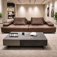 Canapé modulaire moderne avec design à profil bas, assise profonde confortable, sièges luxueux rembourrés en tissu moelleux pour salon et maison