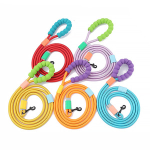 Laisse en nylon mains libres réglable avec poignée souple et corde à bulles <span class=keywords><strong>de</strong></span> couleur contrastante pour chiens <span class=keywords><strong>de</strong></span> taille moyenne/grande - Product Image 1