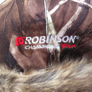 겨울 자수 로고와 2023 핫 세일 사용자 정의 위장 모피 트래퍼 모자 - Product Image 4