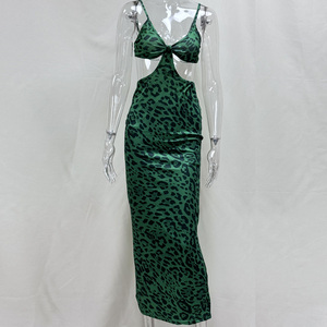 Robe longue moulante verte imprimé léopard, bretelles spaghetti, découpes, taille haute, ajustée, pour soirée d'été, sans manches, ourlet fendu - Product Image 6